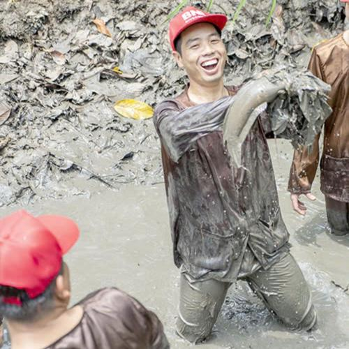 Trải Nghiệm Hoạt Động Team Building – Tát Mương Bắt Cá Tại Tuấn Tường