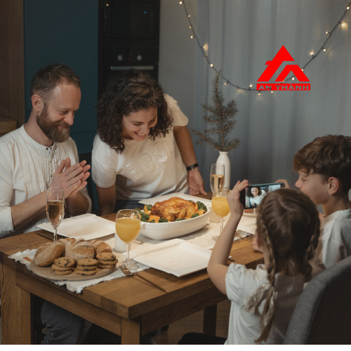 Dù Có Bận Đến Mấy, Cũng Đừng Để Bữa Cơm Nhà Lạnh Lẽo