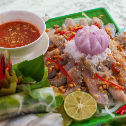 Bản Hợp Tấu Hương Vị Biển Cả Trong Từng Thớ Gỏi Cá Trích Hà Tiên